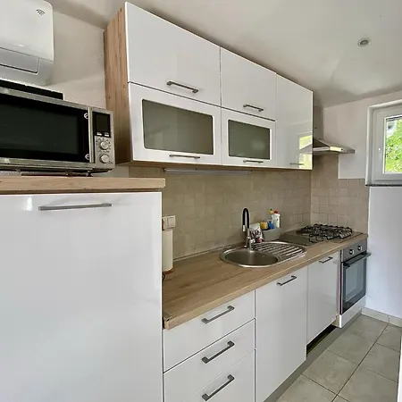 Apartment Ema