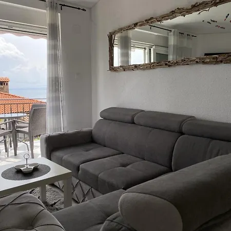 Apartment Ema *